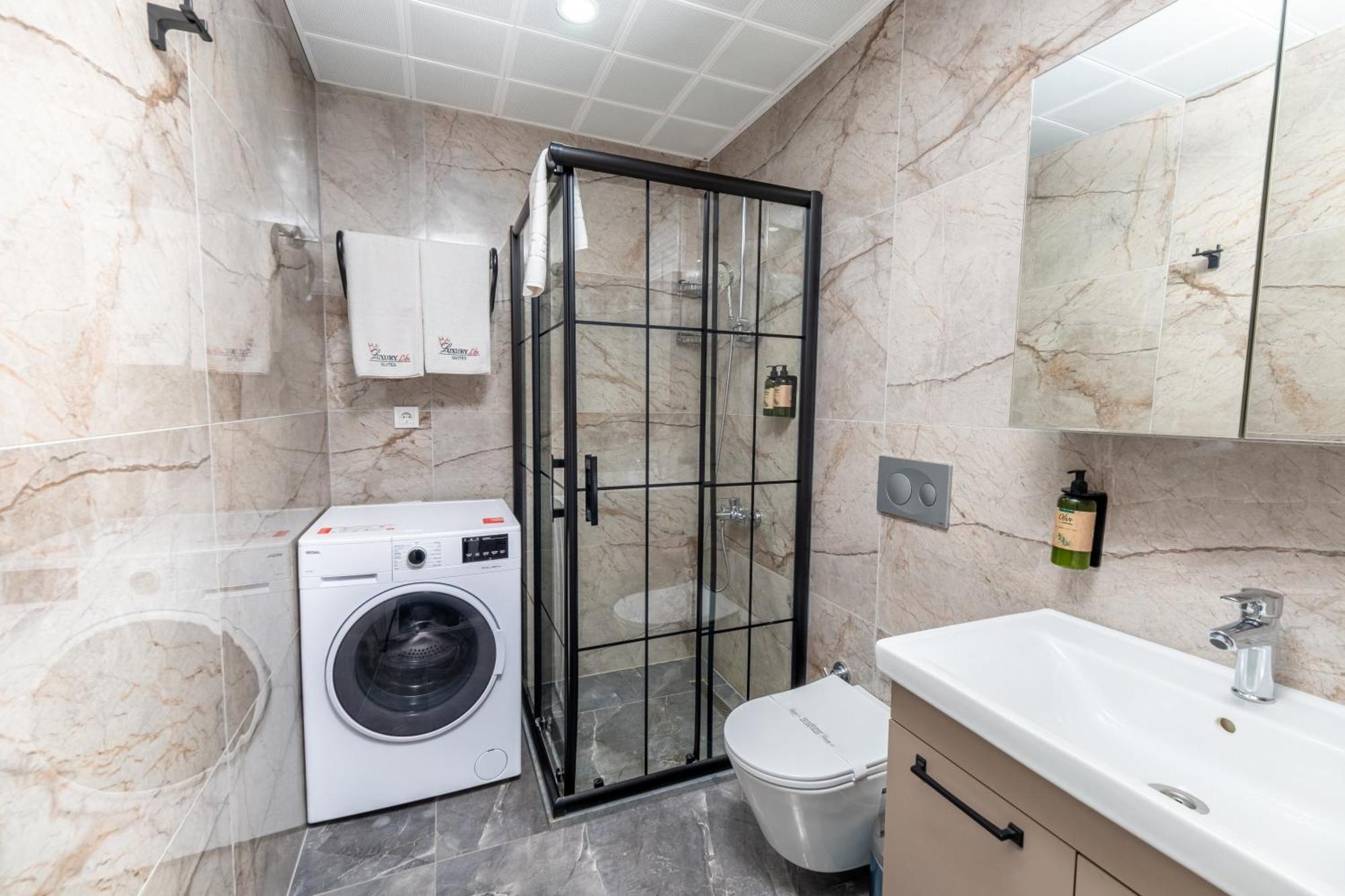 Luxury Life Suites Istanbul Bagian luar foto